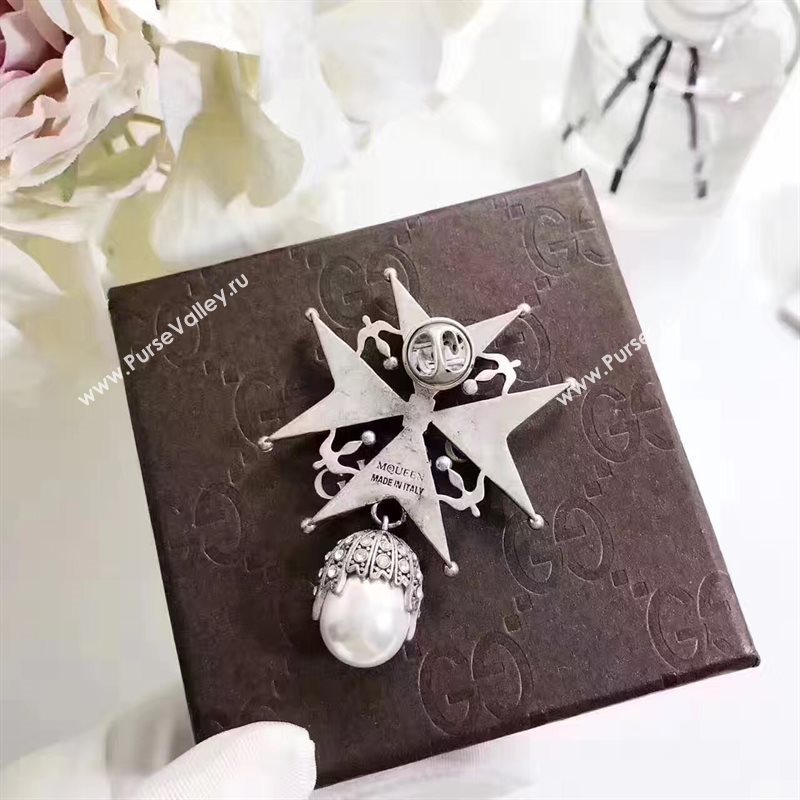 AlexanderMcqueen brooch 3834