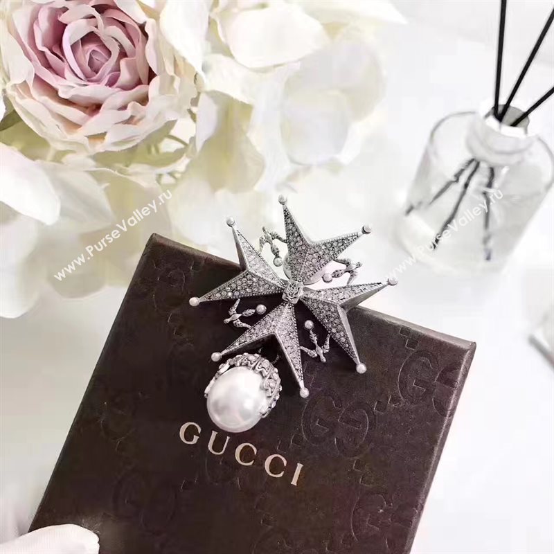 AlexanderMcqueen brooch 3834