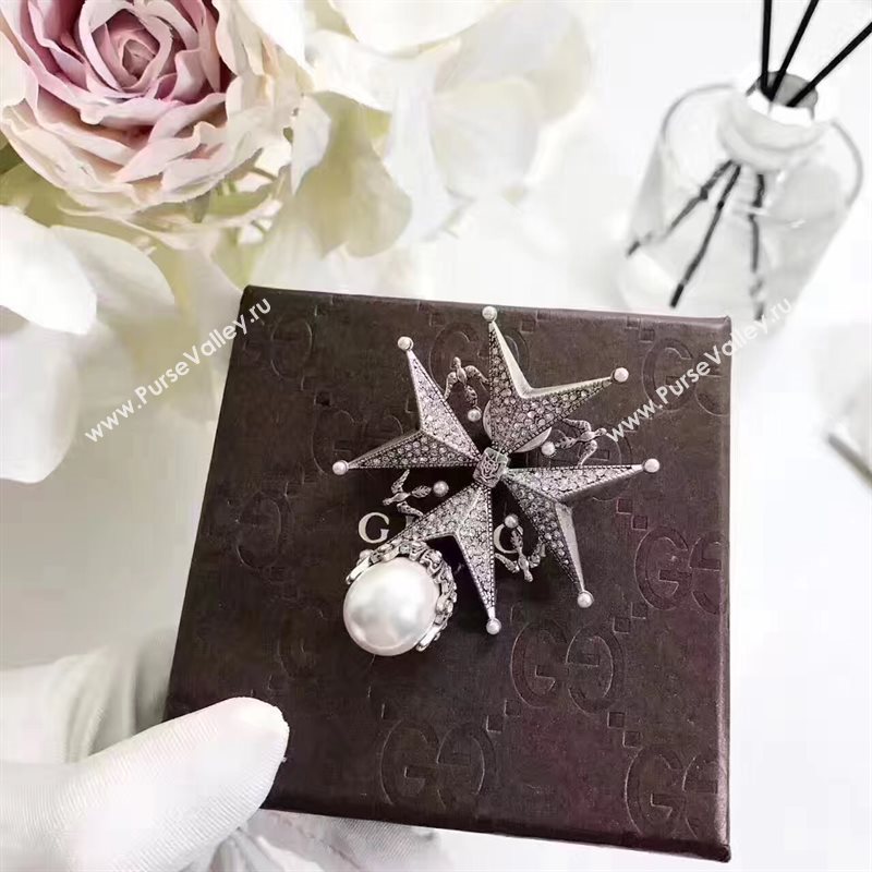 AlexanderMcqueen brooch 3834