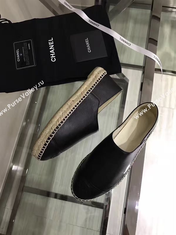 Chanel calfskin black flat shoes 3943