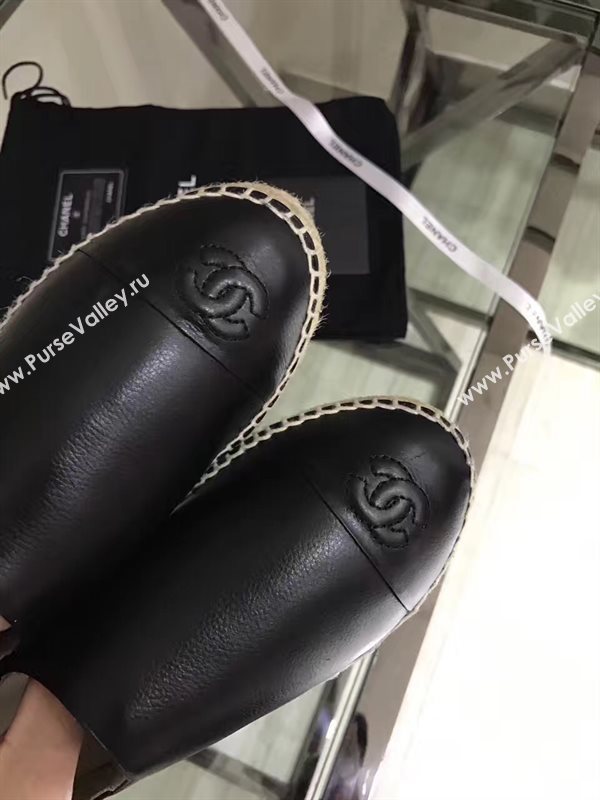 Chanel calfskin black flat shoes 3943