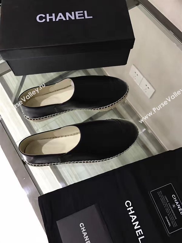 Chanel calfskin black flat shoes 3943