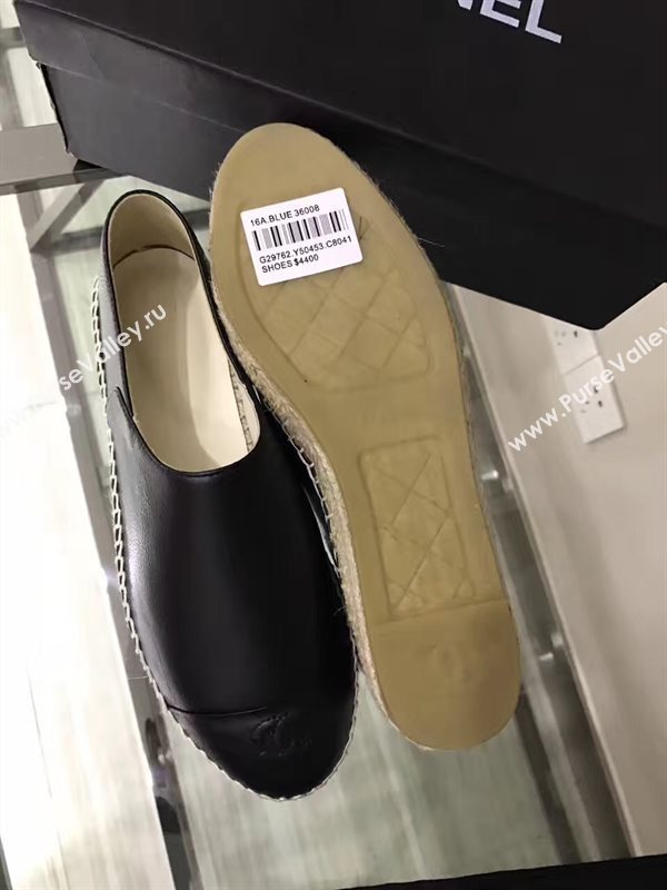 Chanel calfskin black flat shoes 3943