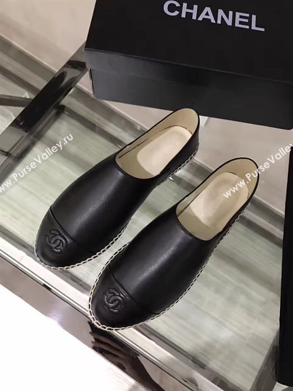 Chanel calfskin black flat shoes 3943