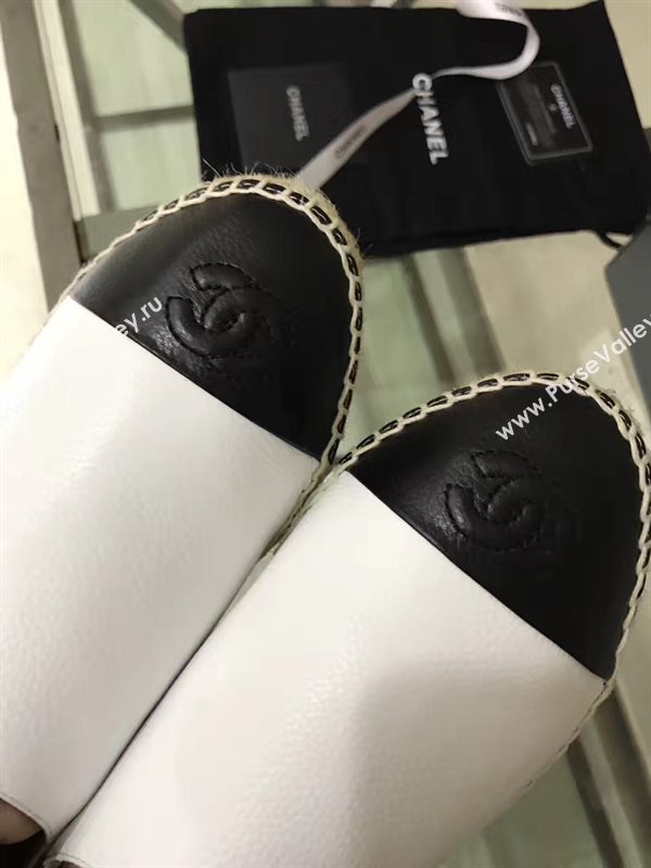 Chanel calfskin flat black white shoes 3944
