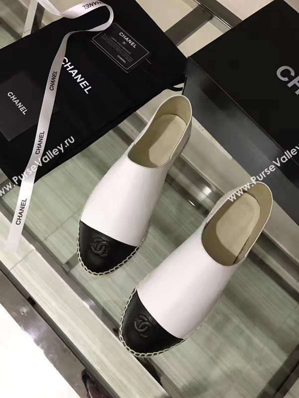 Chanel calfskin flat black white shoes 3944