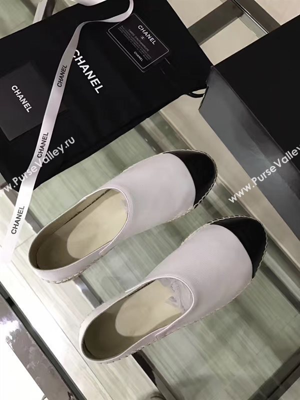 Chanel calfskin flat black white shoes 3944