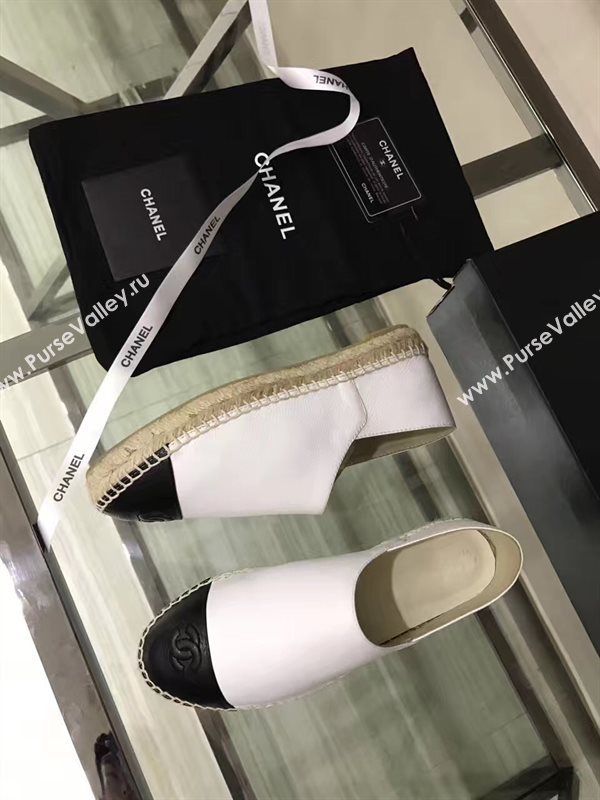 Chanel calfskin flat black white shoes 3944