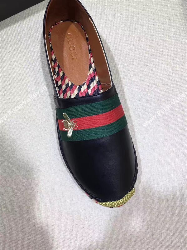 Gucci lambskin v canvas black flat shoes 3951