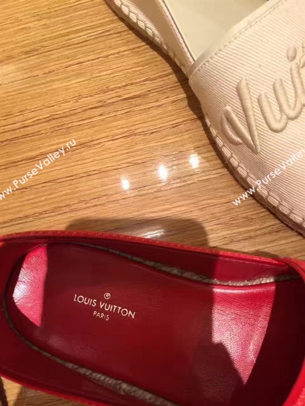 LOUIS VUITTON LV cream flat shoes 3931