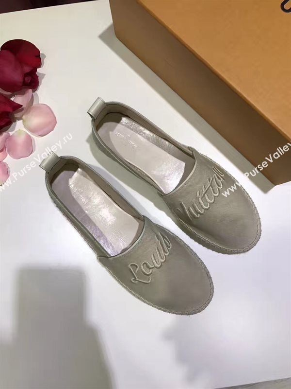 LOUIS VUITTON LV gray flat shoes 3934