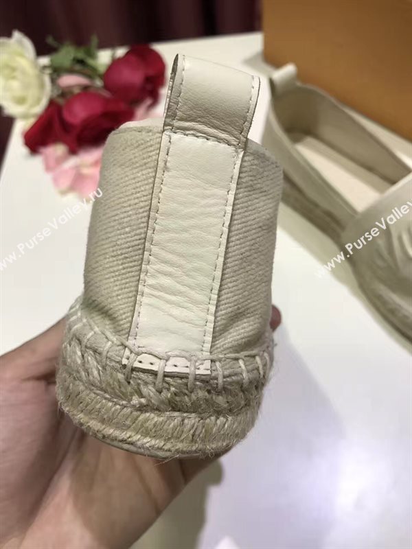 LOUIS VUITTON LV gray flat shoes 3934