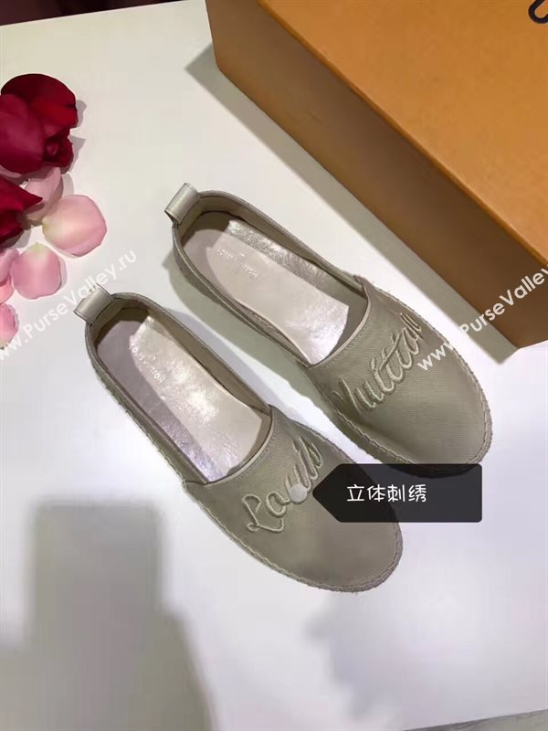 LOUIS VUITTON LV gray flat shoes 3934