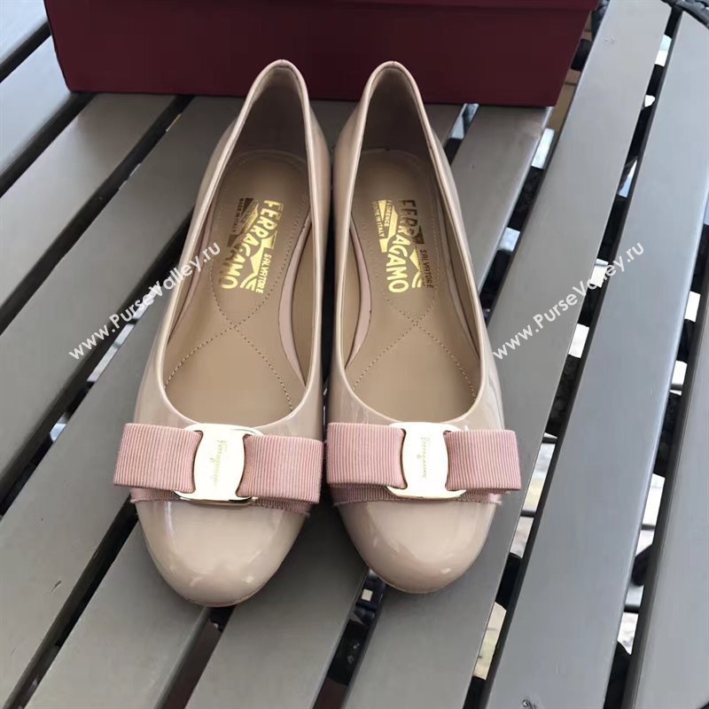 Ferragamo nude flats shoes 4225