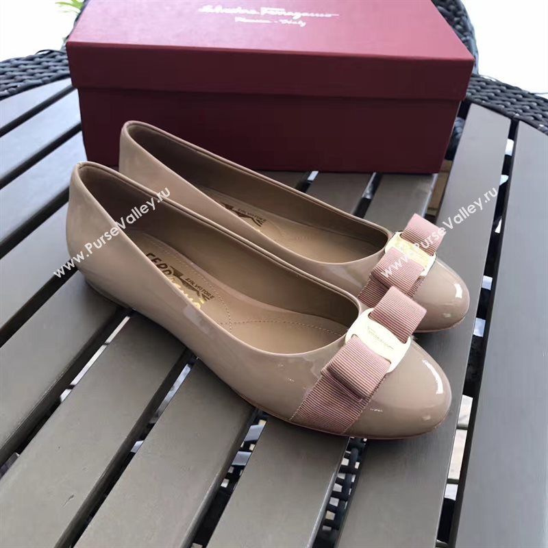 Ferragamo nude flats shoes 4225