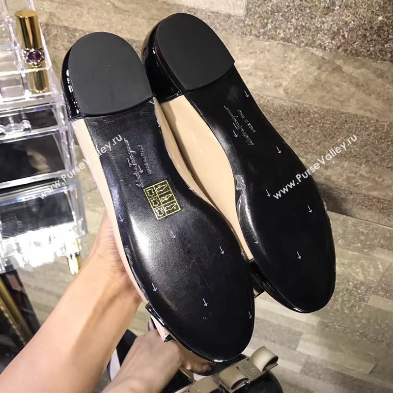 Ferragamo flats cream black v shoes 4235