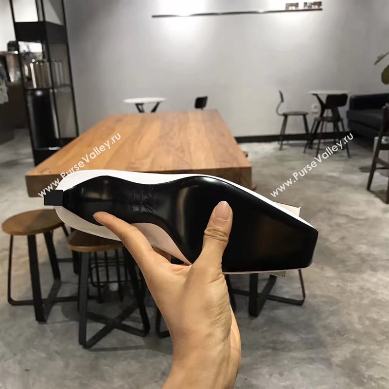 Roger Vivier RV white heels shoes 4236