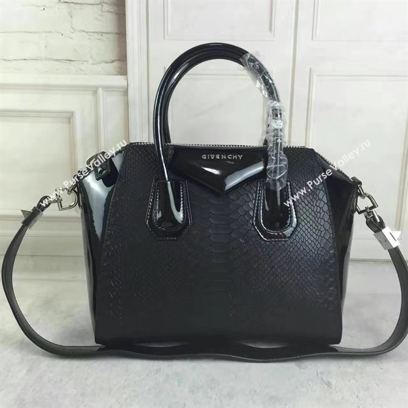Givenchy medium black antigona bag 5412