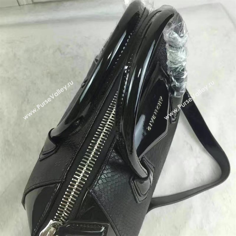 Givenchy medium black antigona bag 5412