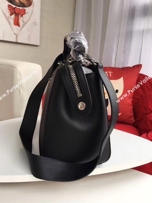 Fendi black tote shoulder bag 5549