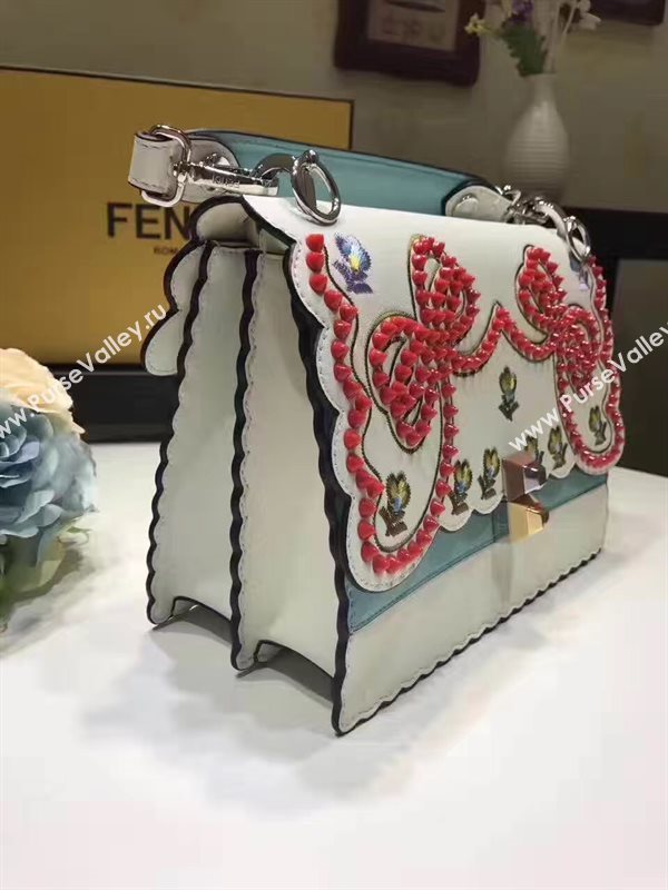 Fendi kan I cream red v bag 5551
