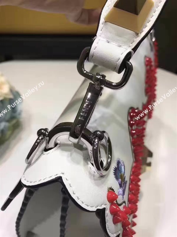 Fendi kan I cream red v bag 5551