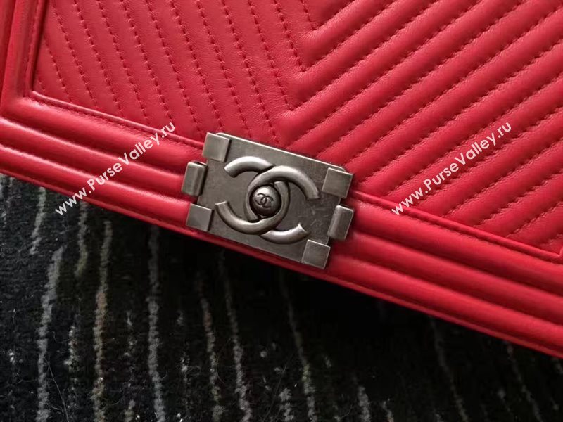 Chanel A67086 lambskin new V medium le red boy bag 6241