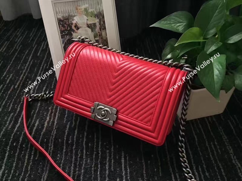 Chanel A67086 lambskin new V medium le red boy bag 6241