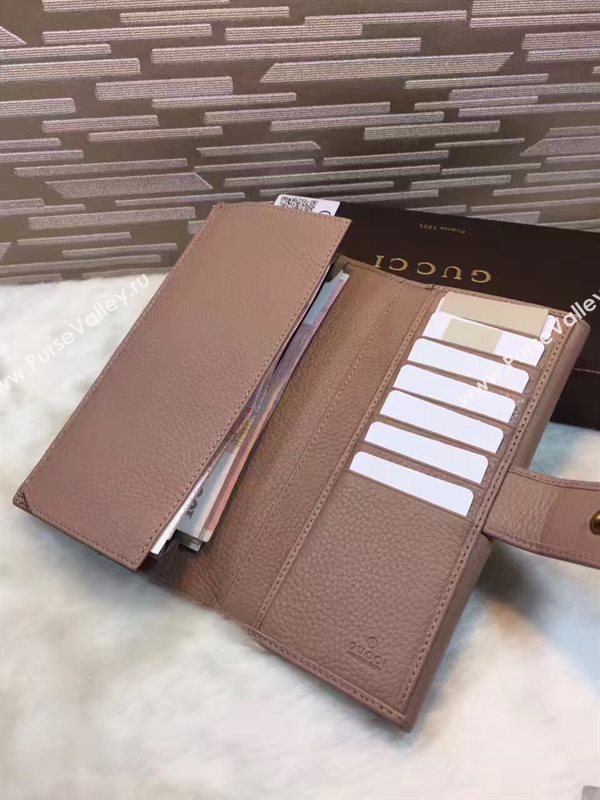 Gucci GG tan wallet bag 6297