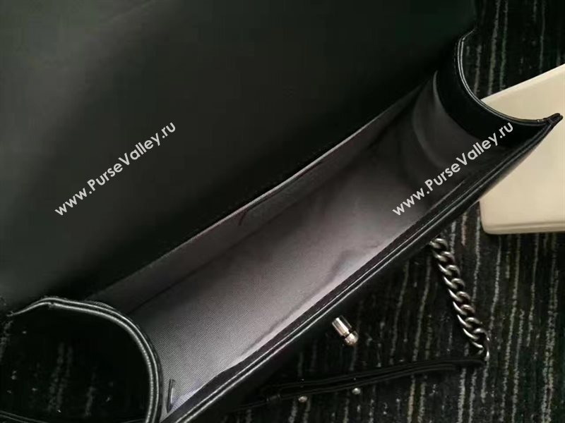 Chanel A67086 lambskin new V medium le black boy bag 6239