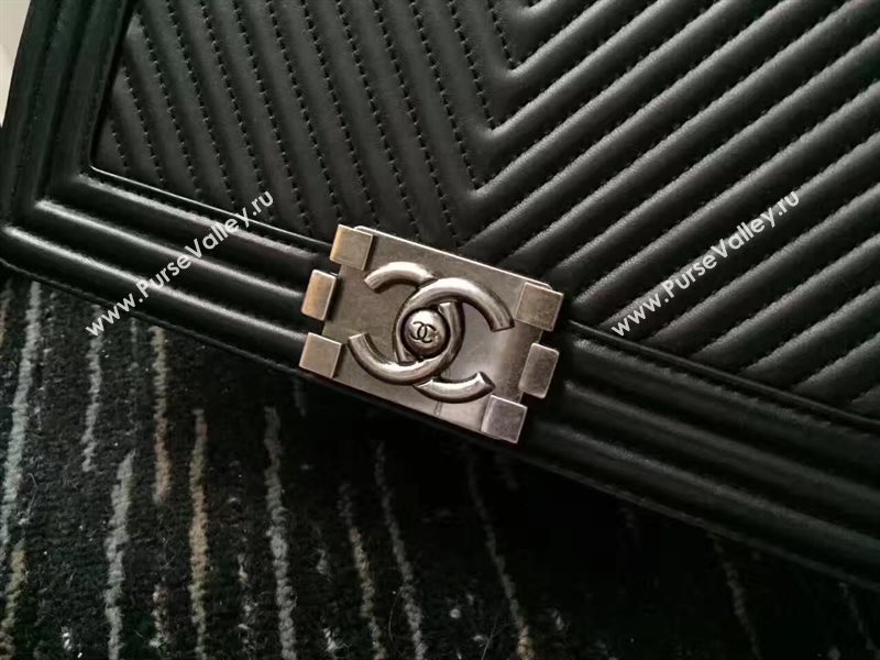 Chanel A67086 lambskin new V medium le black boy bag 6239