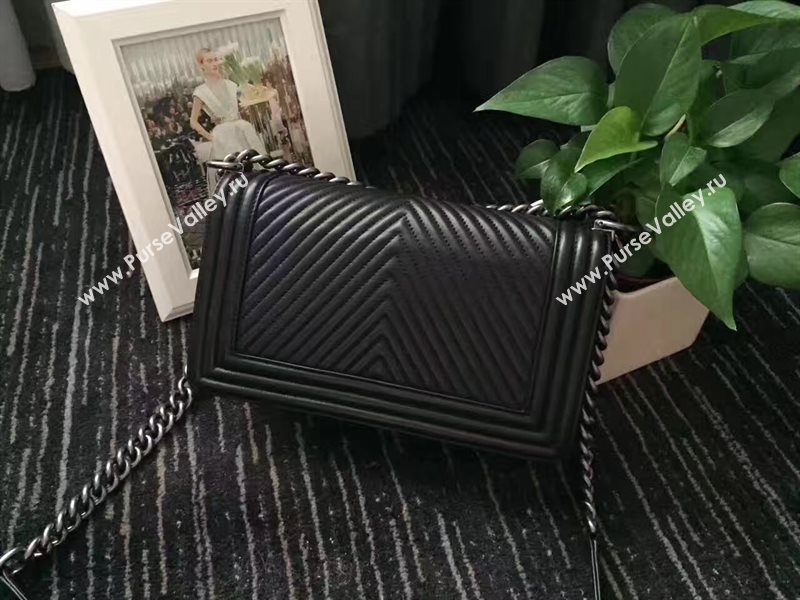 Chanel A67086 lambskin new V medium le black boy bag 6239