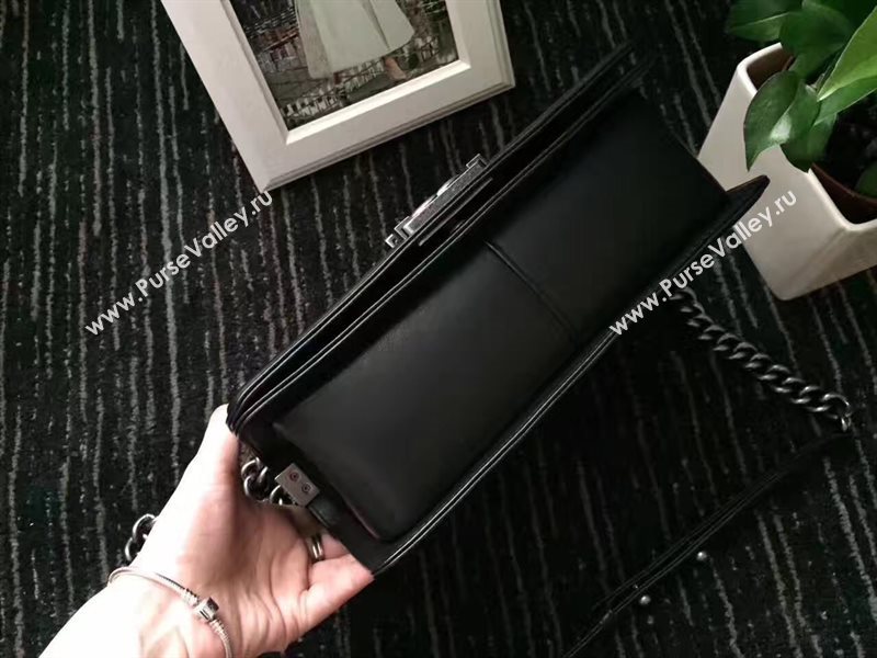 Chanel A67086 lambskin new V medium le black boy bag 6239