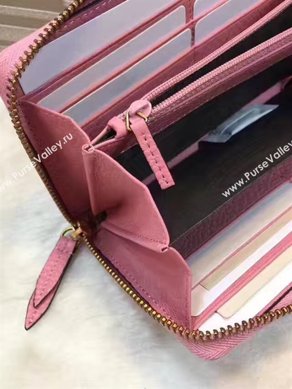 Gucci zipper pink wallet GG bag 6364