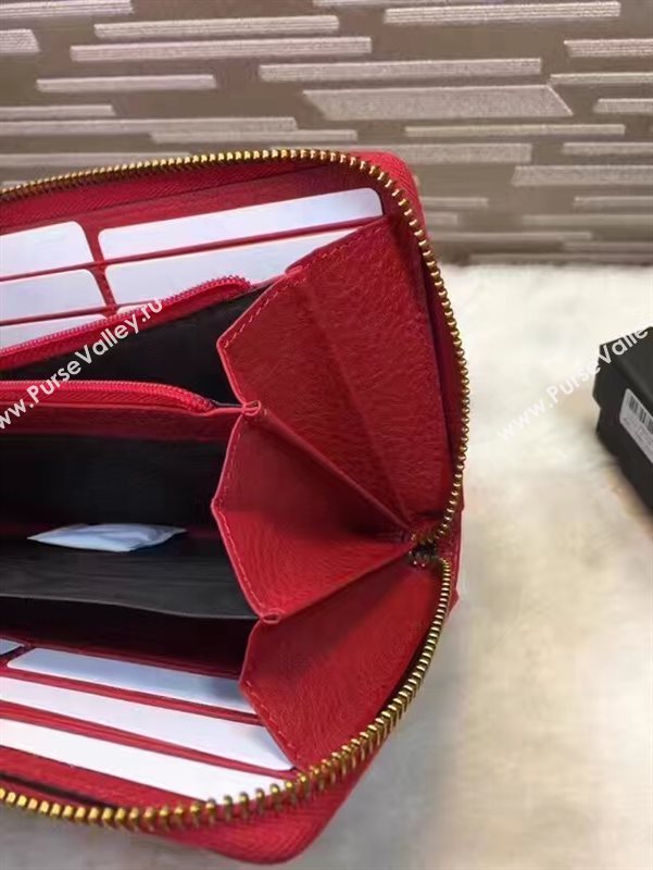 Gucci zipper red wallet GG bag 6365