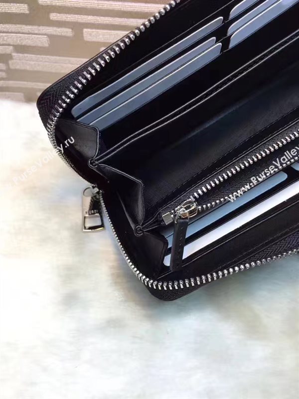 Gucci zipper wallet black bag 6301