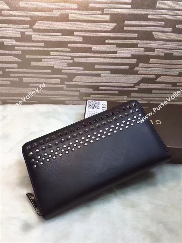 Gucci zipper wallet black bag 6301