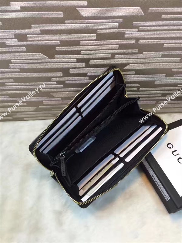 Gucci black wallet GG bag 6304