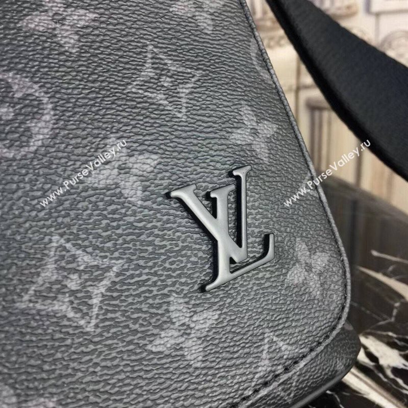 Men LV Louis Vuitton Monogram District Medium Messenger Bag M44001 Handbag Gray 6643