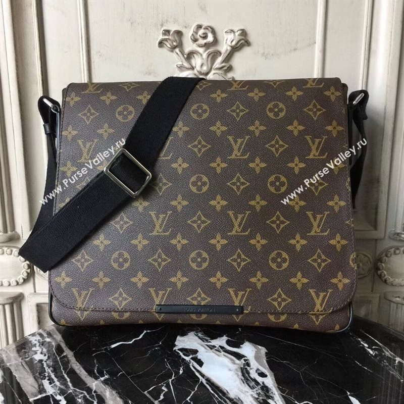 Men LV Louis Vuitton Monogram District Medium Messenger Bag M40934 Handbag Brown 6645