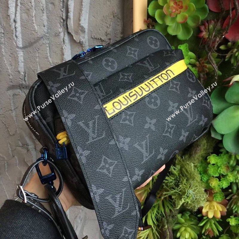 LV Men Louis Vuitton Monogram Zipper Shoulder Bag M42632 Messenger Handbag Black 6656