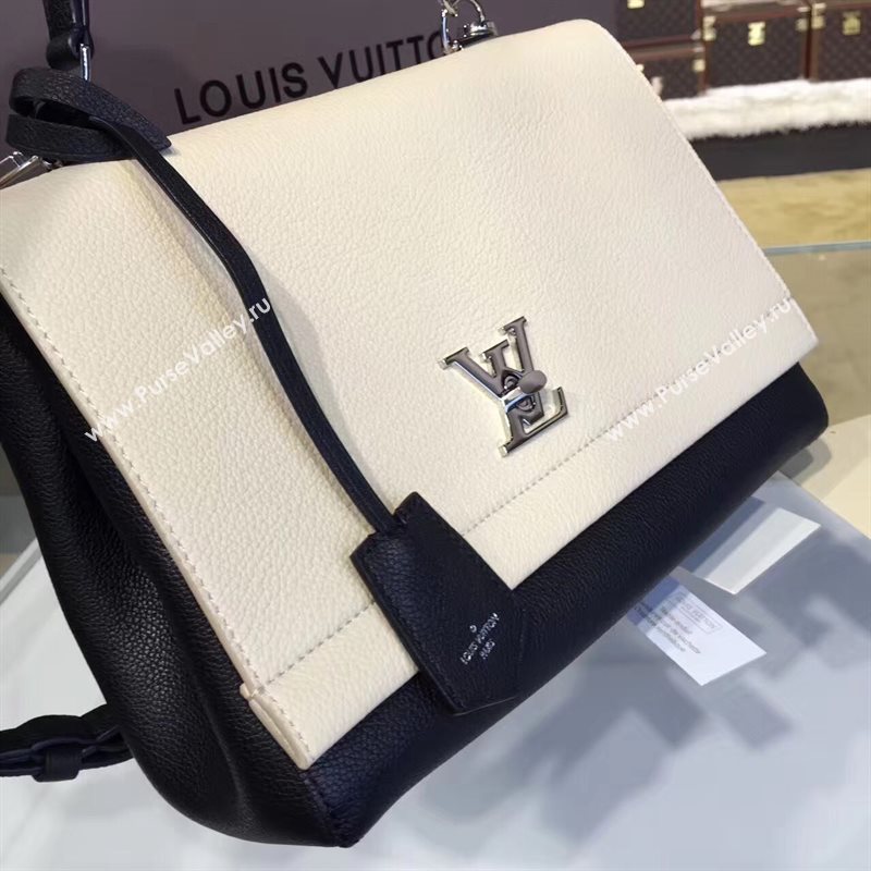 M50250 LV Louis Vuitton Lockme II Bag Veau Twist Real Leather Handbag White 6690