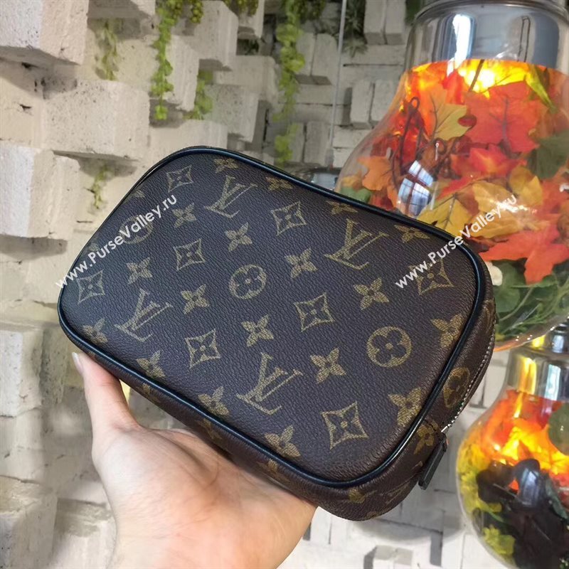 LV Men Louis Vuitton Toilet Pouch PM Handbag Monogram Zipper Bag Brown M47507 6827