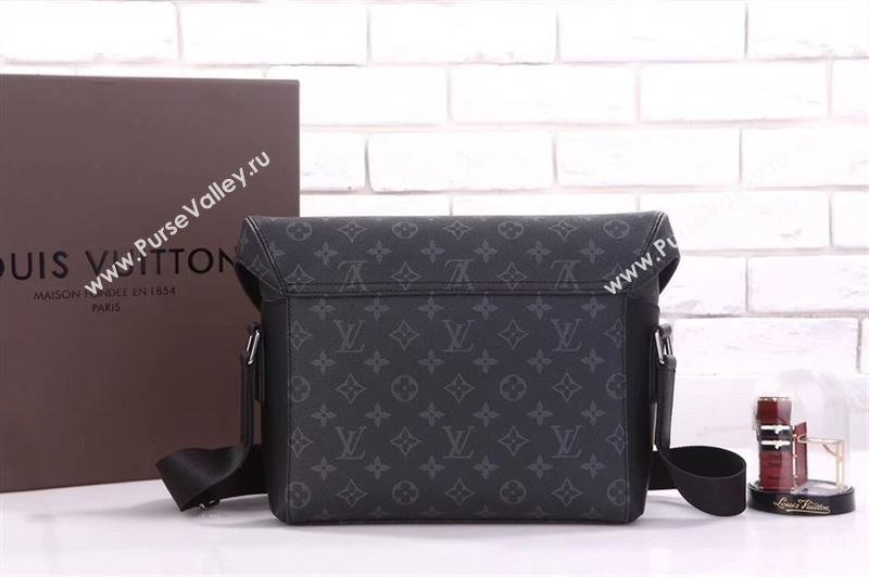 LV Louis Vuitton Messenger MM Voyager Bag M40511 Monogram Eclipse Handbag