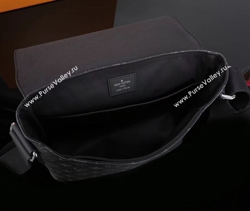 Men LV Louis Vuitton M44000 District Messenger Bag Monogram Handbag Gray