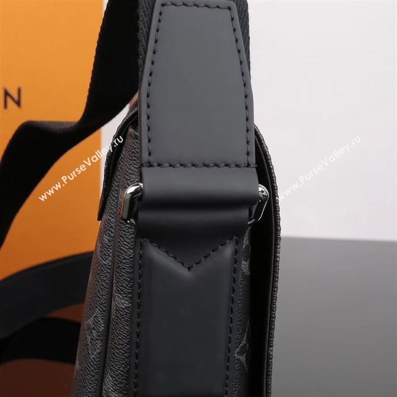Men LV Louis Vuitton M44000 District Messenger Bag Monogram Handbag Gray