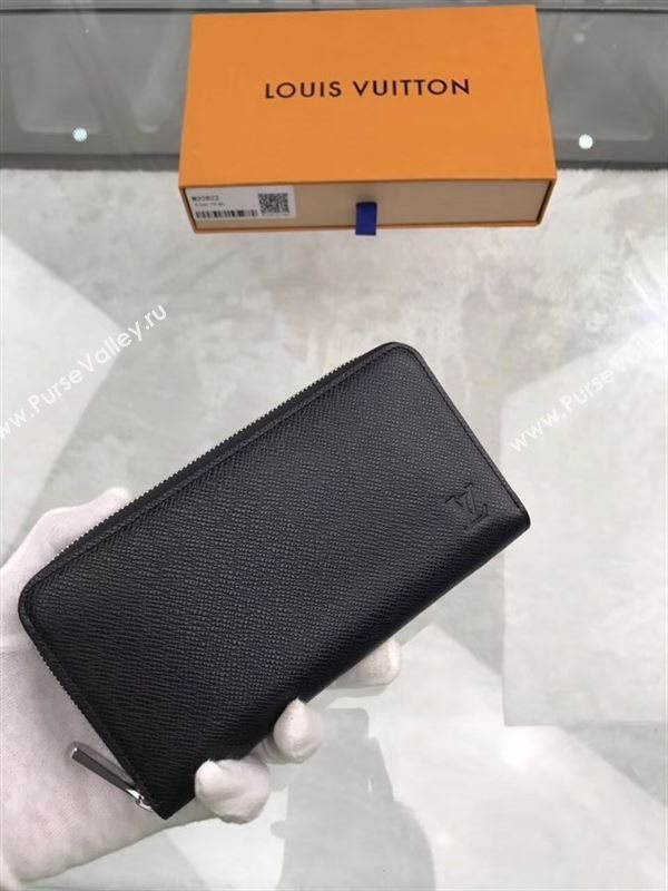 replica M32822 Louis Vuitton LV Zippy Wallet Taiga Leather Purse Bag Black