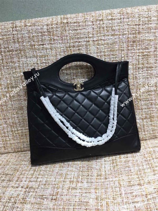 CHANEL Handbag 39520