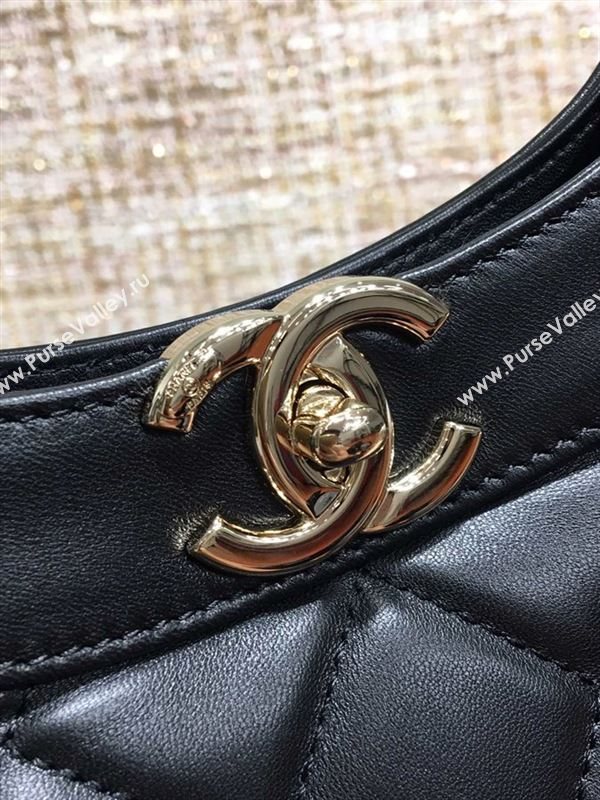 CHANEL Handbag 39520