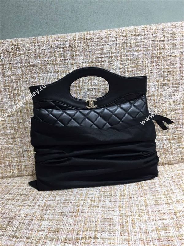 CHANEL Handbag 39520